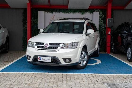FIAT FREEMONT 2.4 EMOTION 16V GASOLINA 4P AUTOMÁTICO FIAT FREEMONT 2.4 EMOTION 16V GASOLINA 4P AUTOMÁTICO